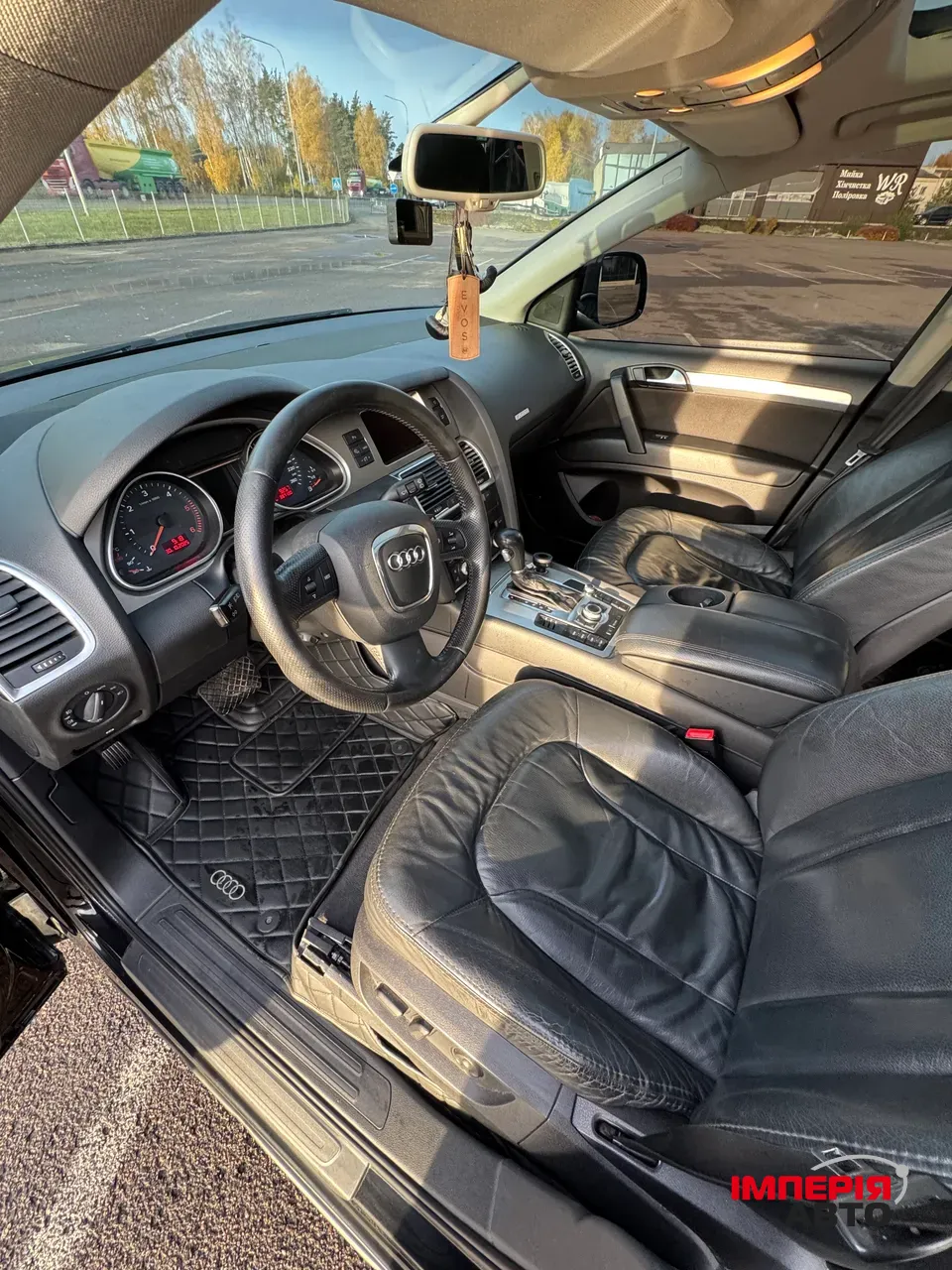 Audi Q7 - фото 14