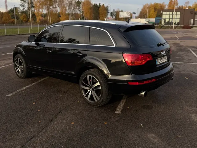 Audi Q7 - фото 5