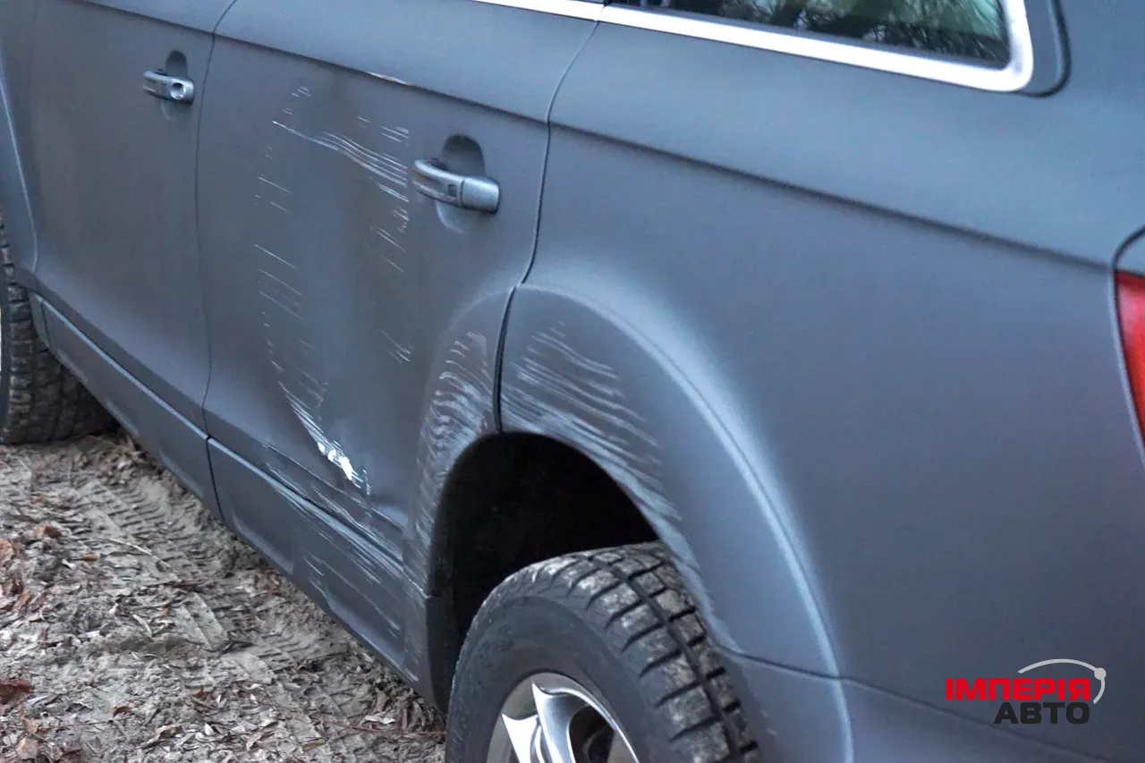 Audi Q7 - фото 8