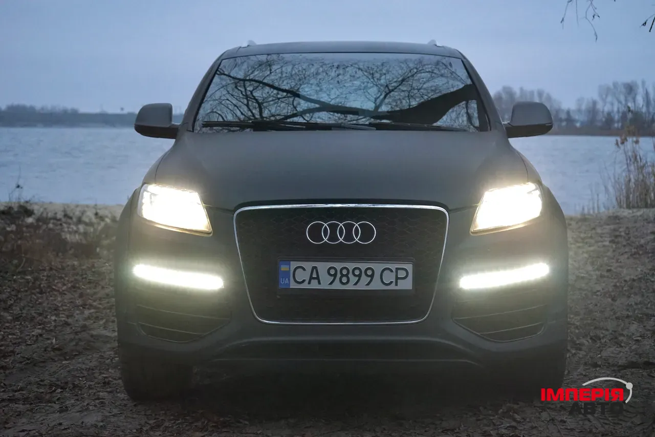 Audi Q7 - фото 1