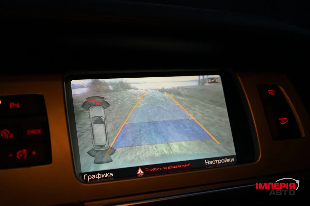 Audi Q7 - фото 12