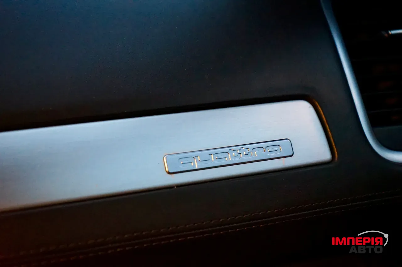 Audi Q7 - фото 21