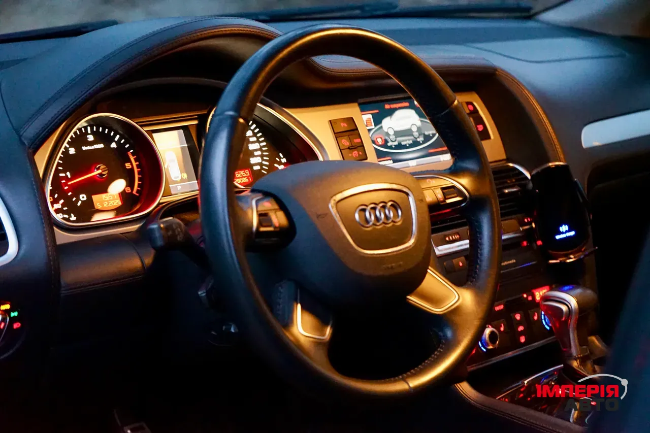 Audi Q7 - фото 15