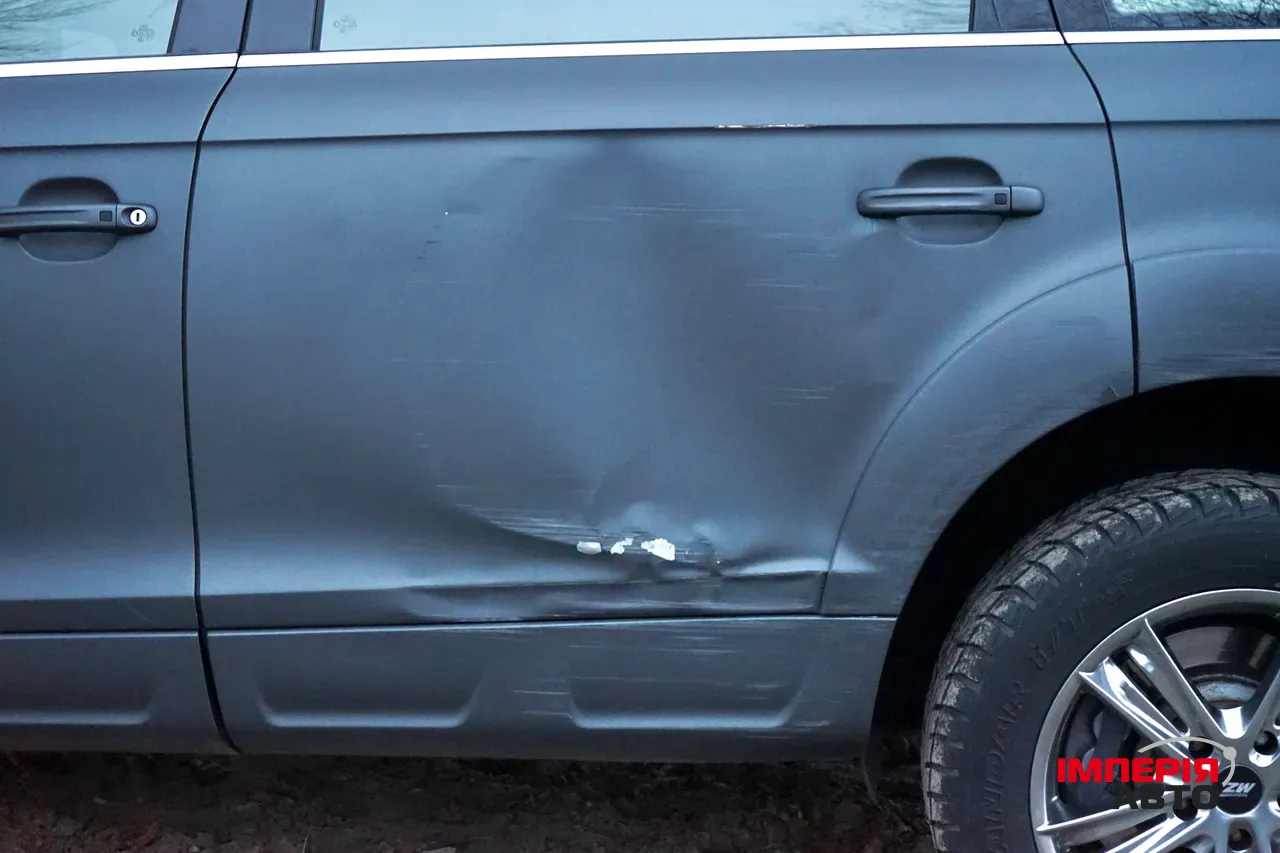 Audi Q7 - фото 10