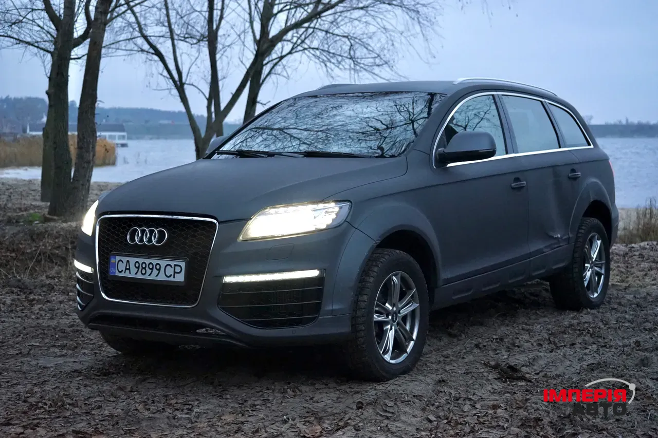 Audi Q7 - фото 7