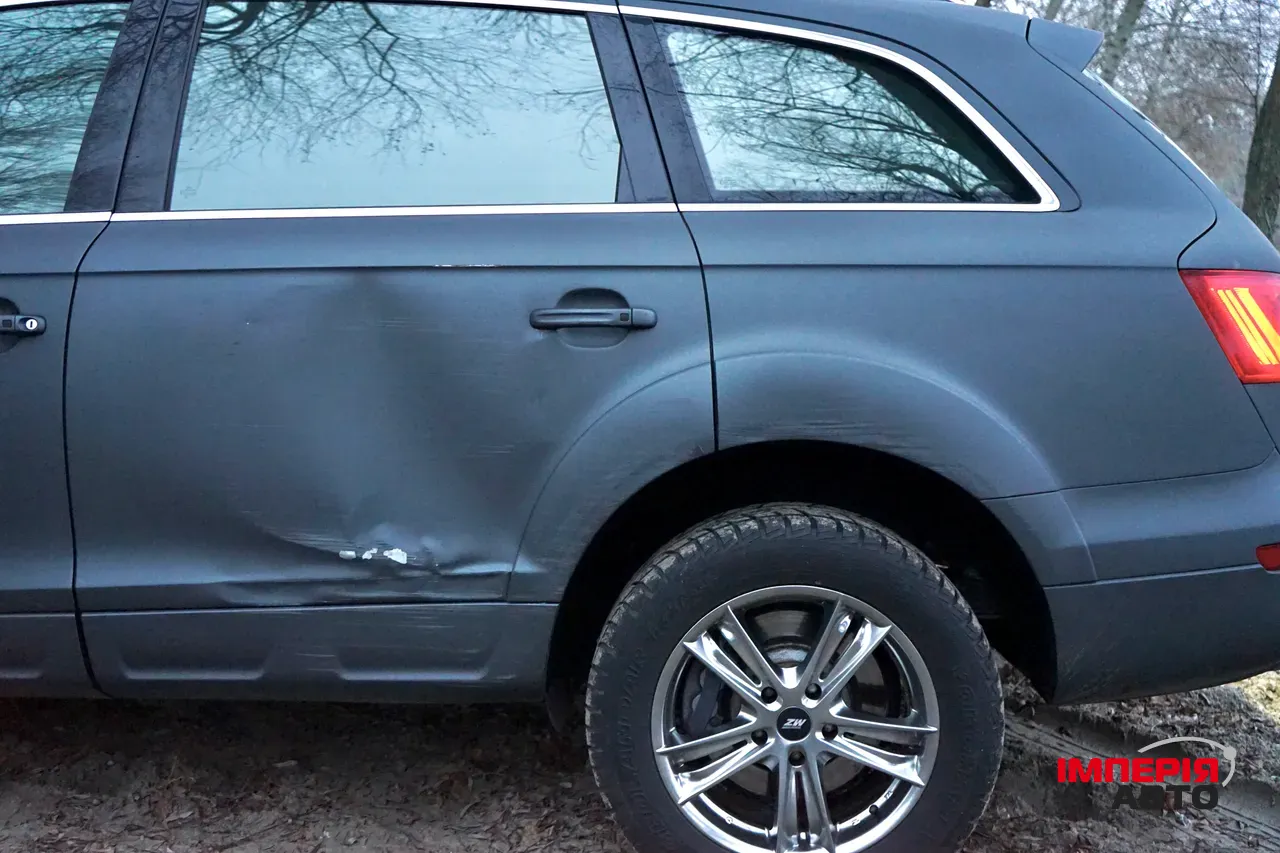 Audi Q7 - фото 9