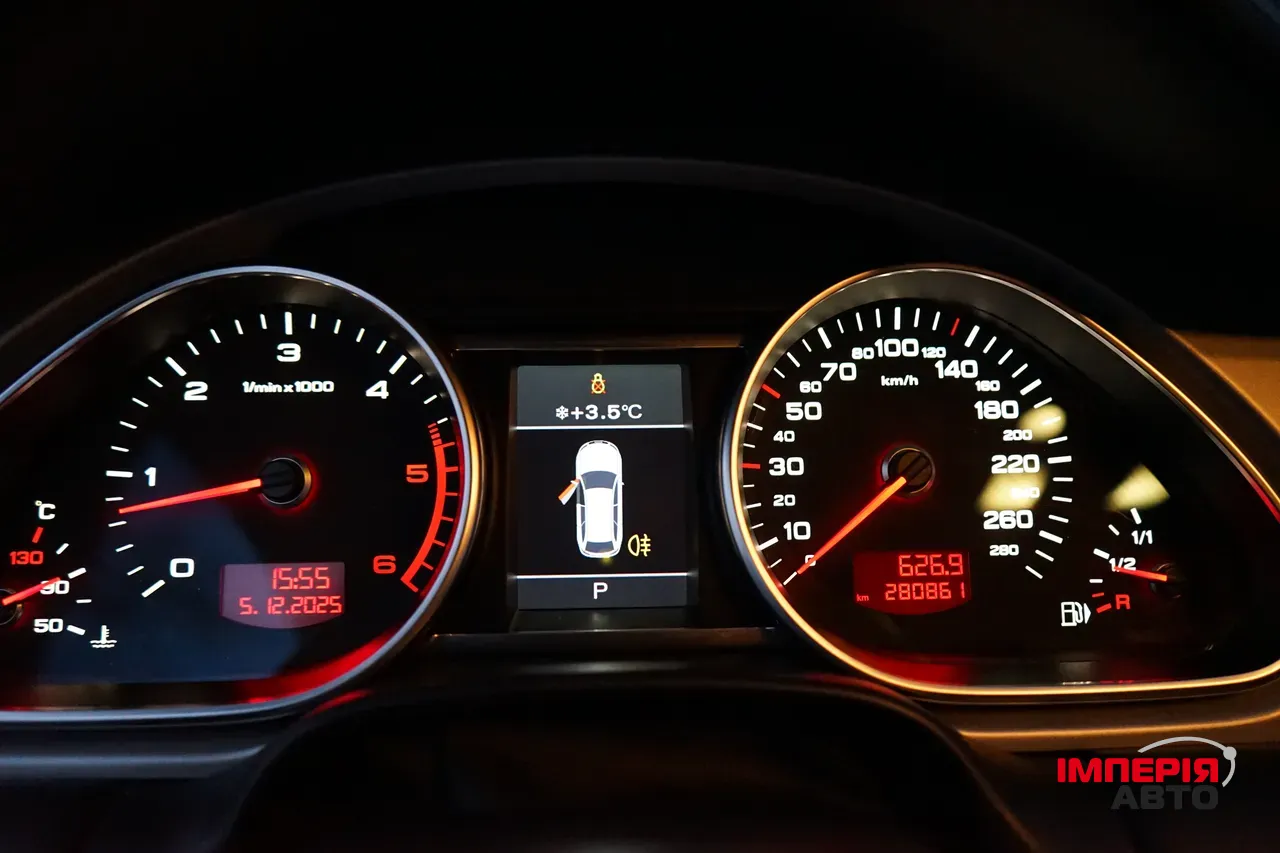 Audi Q7 - фото 11