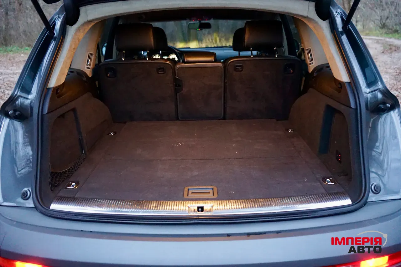 Audi Q7 - фото 17