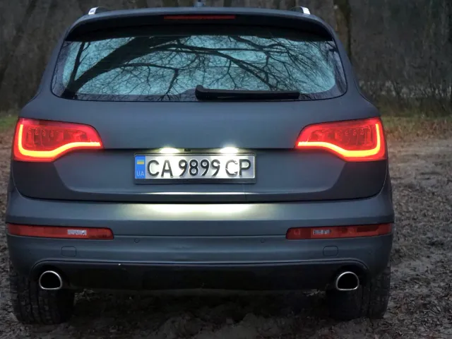 Audi Q7 - фото 5