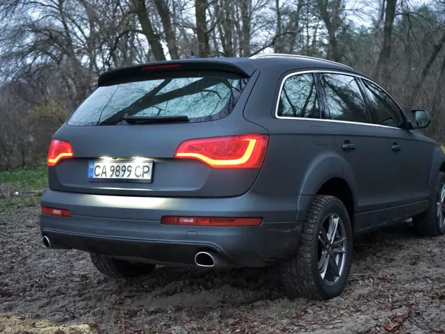 Audi Q7 - фото 4