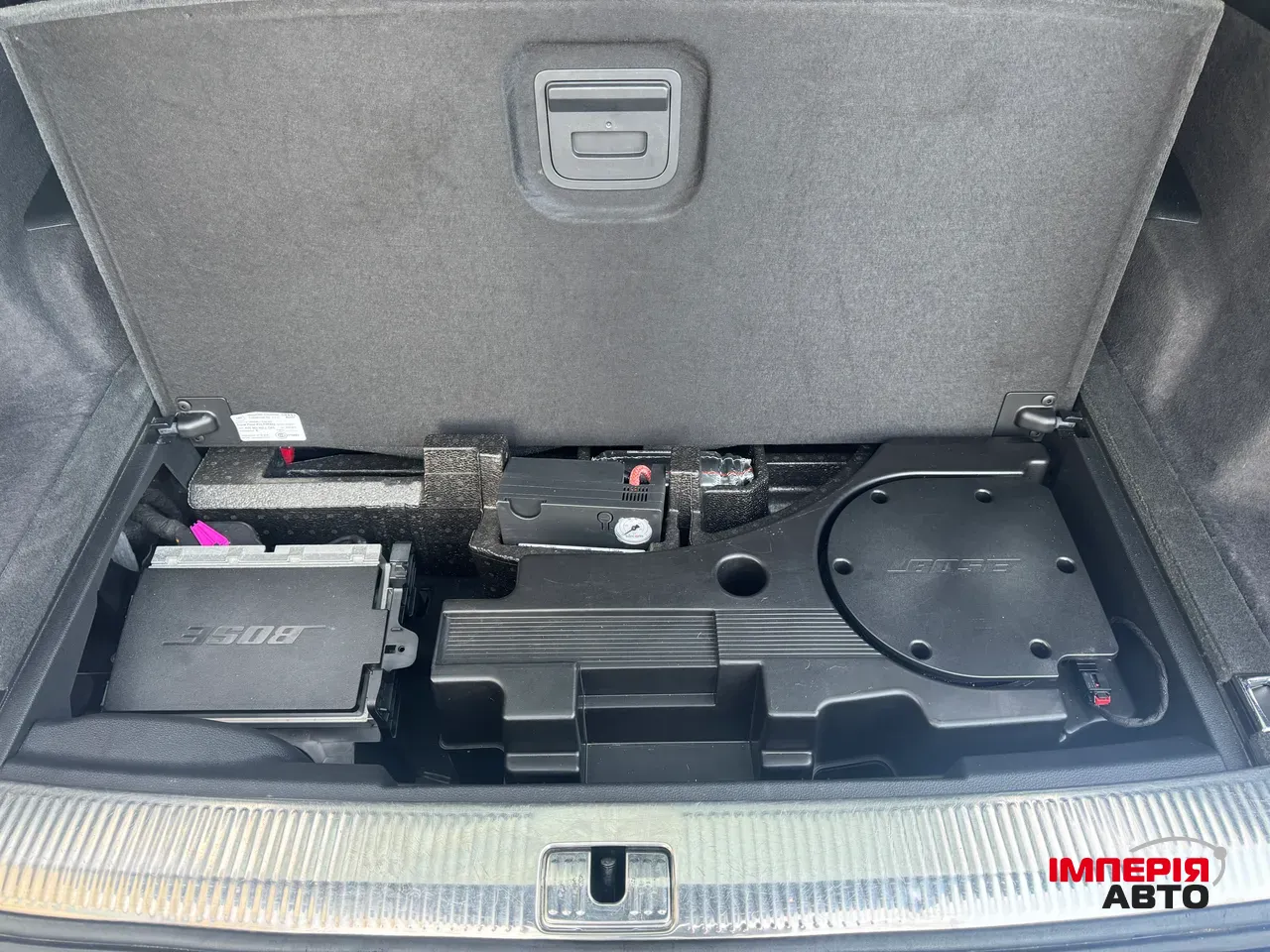 Audi Q7 - фото 35