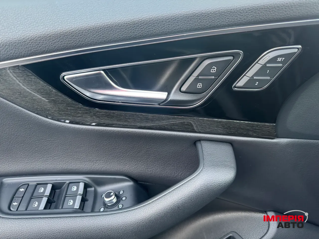 Audi Q7 - фото 19