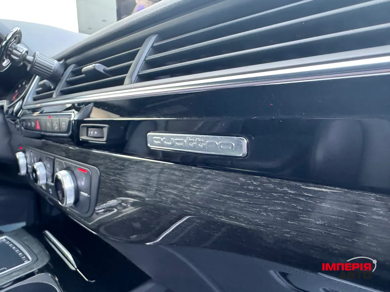 Audi Q7 - фото 11