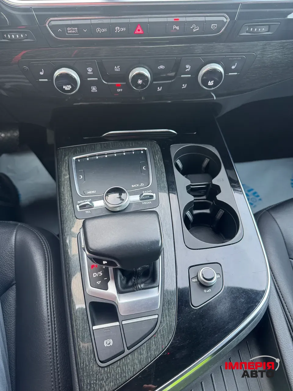 Audi Q7 - фото 20