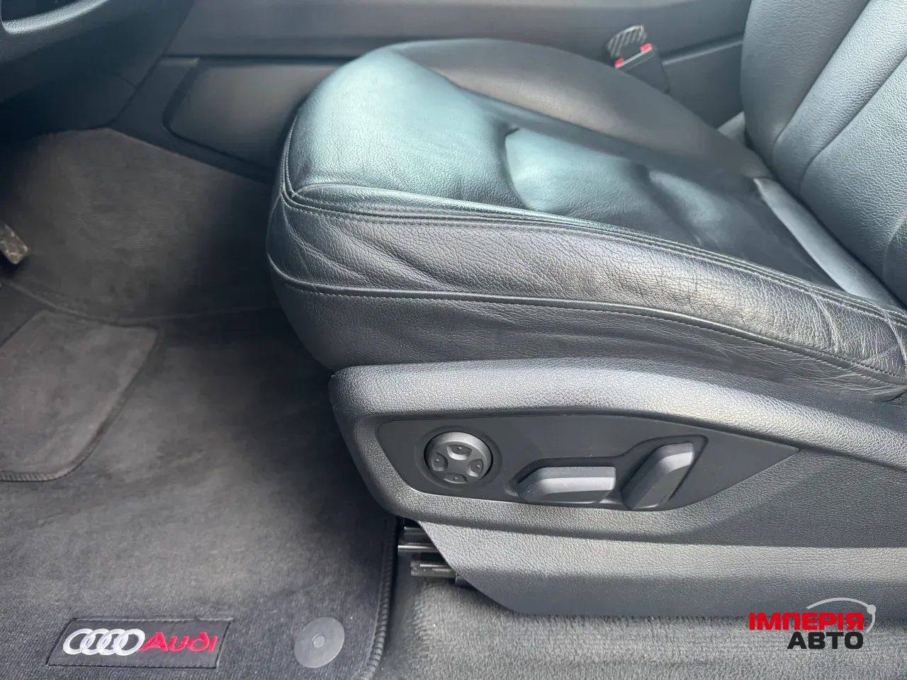 Audi Q7 - фото 18