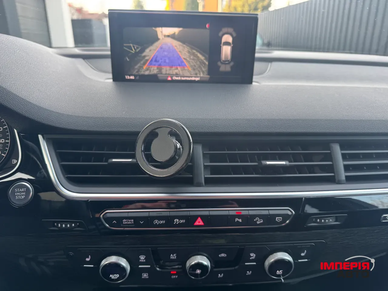 Audi Q7 - фото 21