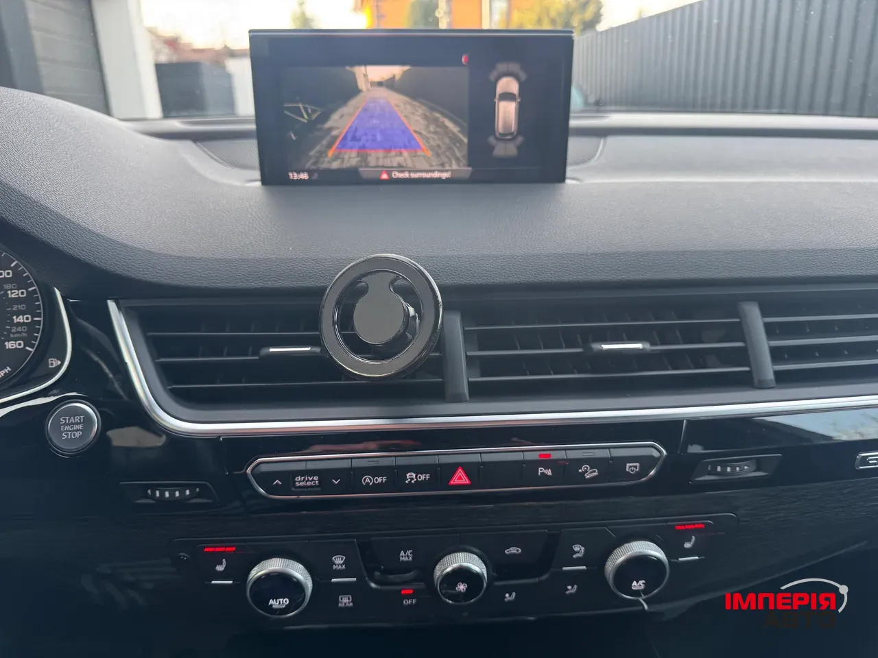 Audi Q7 - фото 22