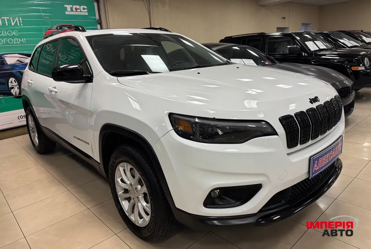 Jeep Cherokee - фото 4