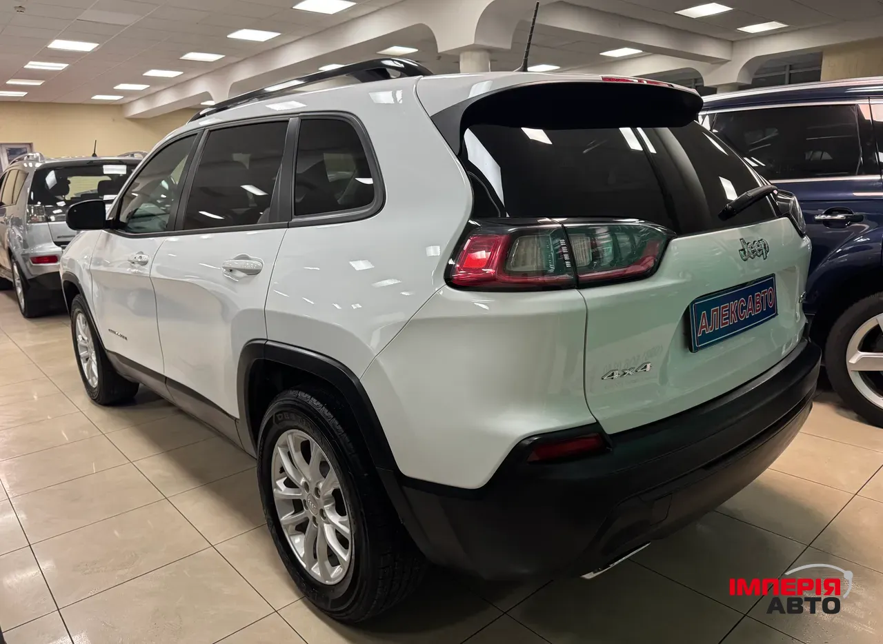 Jeep Cherokee - фото 2