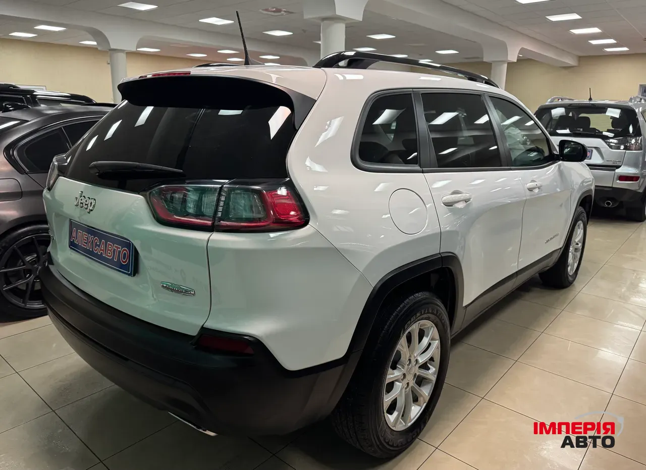 Jeep Cherokee - фото 3