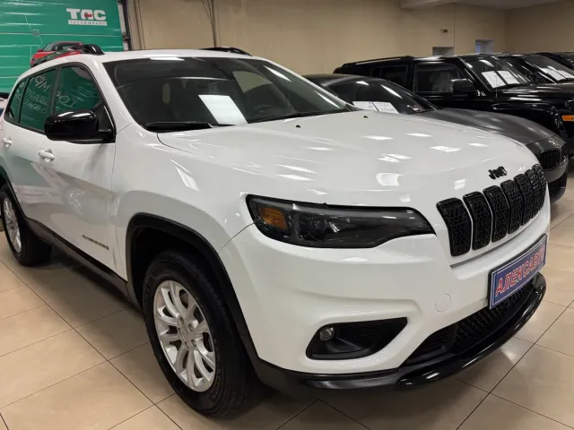 Jeep Cherokee - фото 4