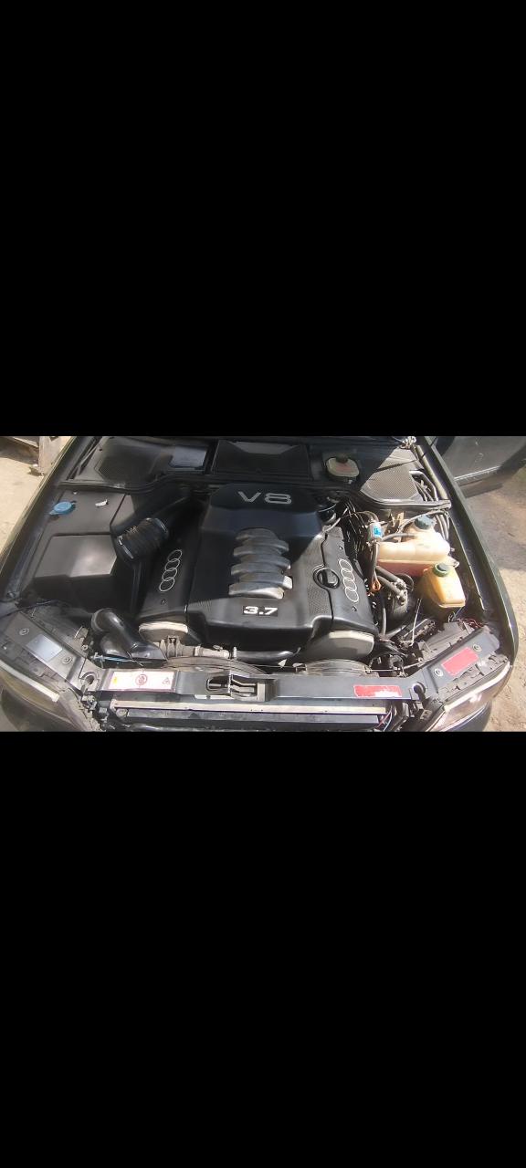 Audi A8 - фото 6