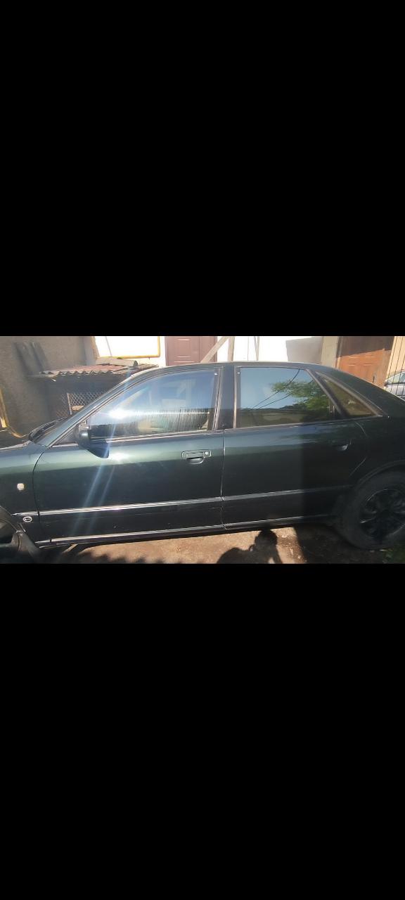 Audi A8 - фото 10