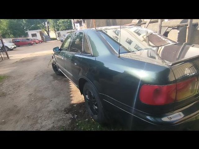 Audi A8 - фото 2