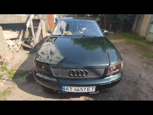 Audi A8 - фото 1