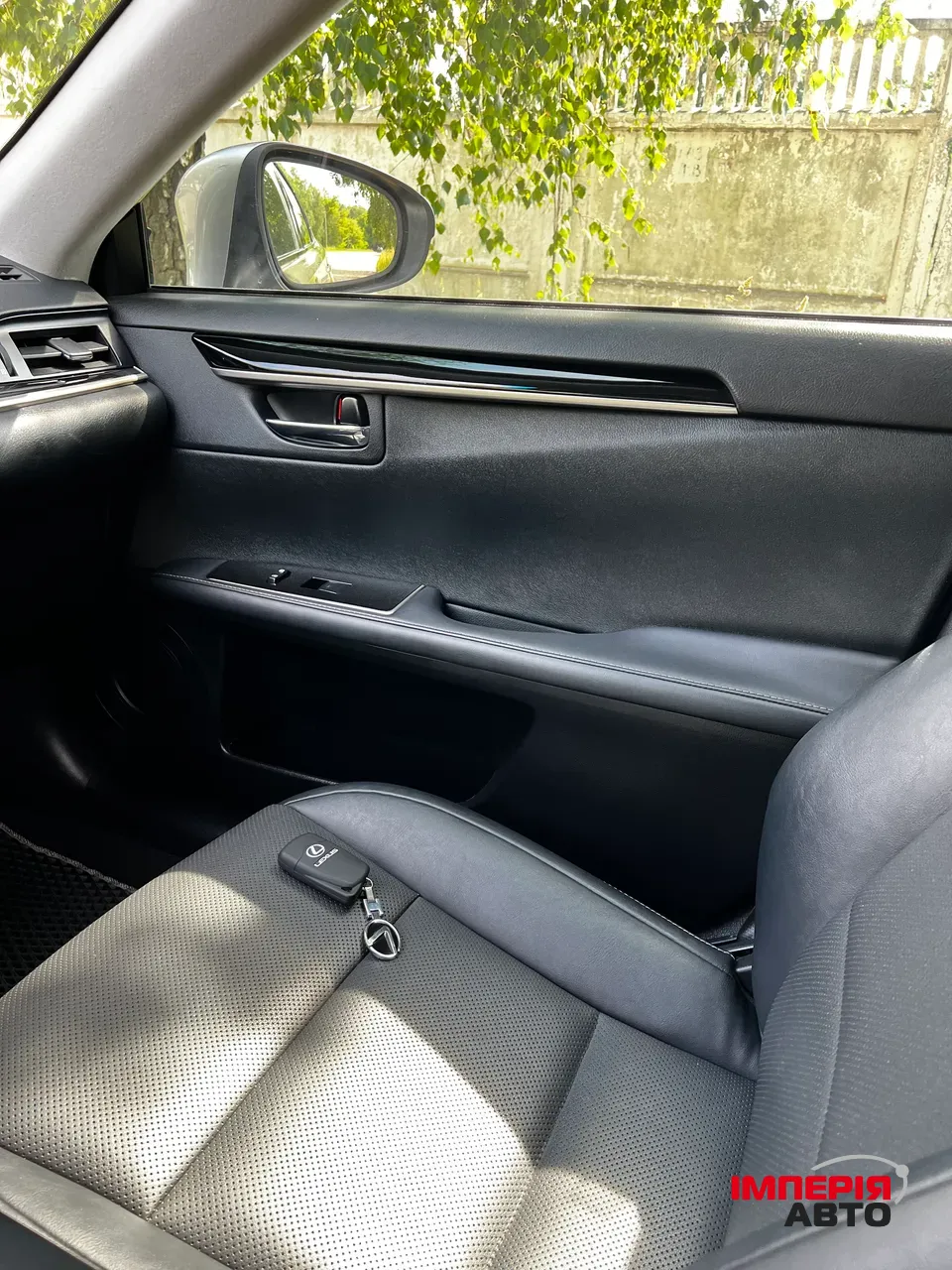 Lexus ES - фото 14