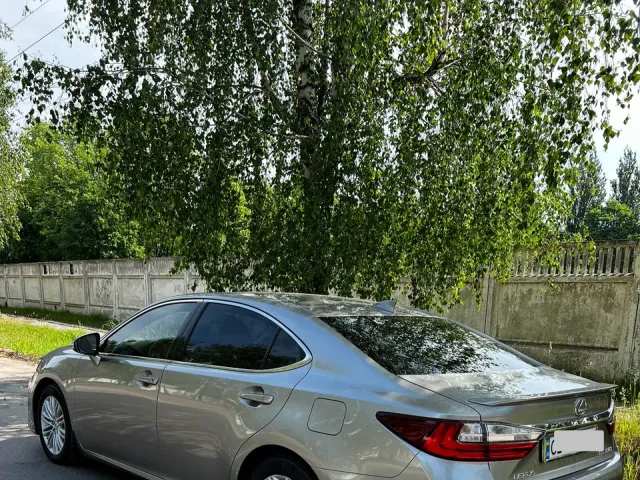 Lexus ES - фото 5