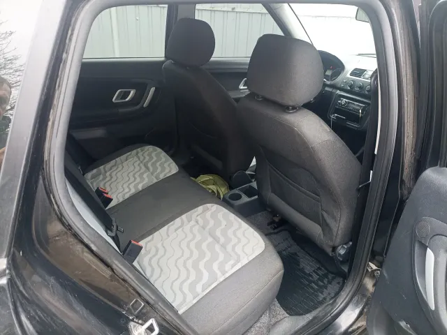 Skoda Fabia - фото 5