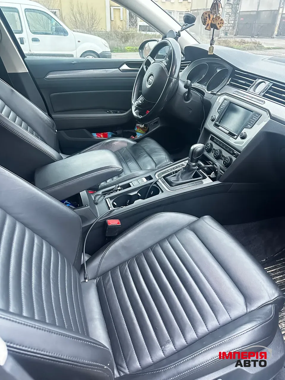 Volkswagen Passat - фото 7