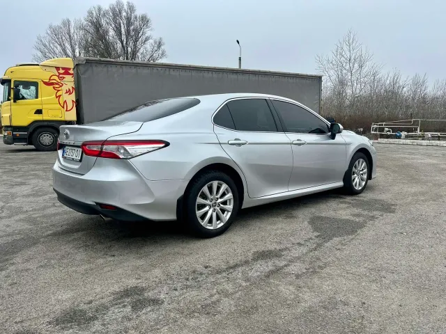 Toyota Camry - фото 4