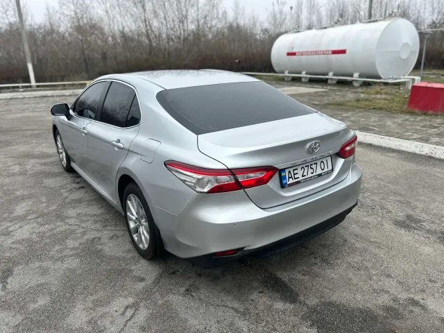 Toyota Camry - фото 5