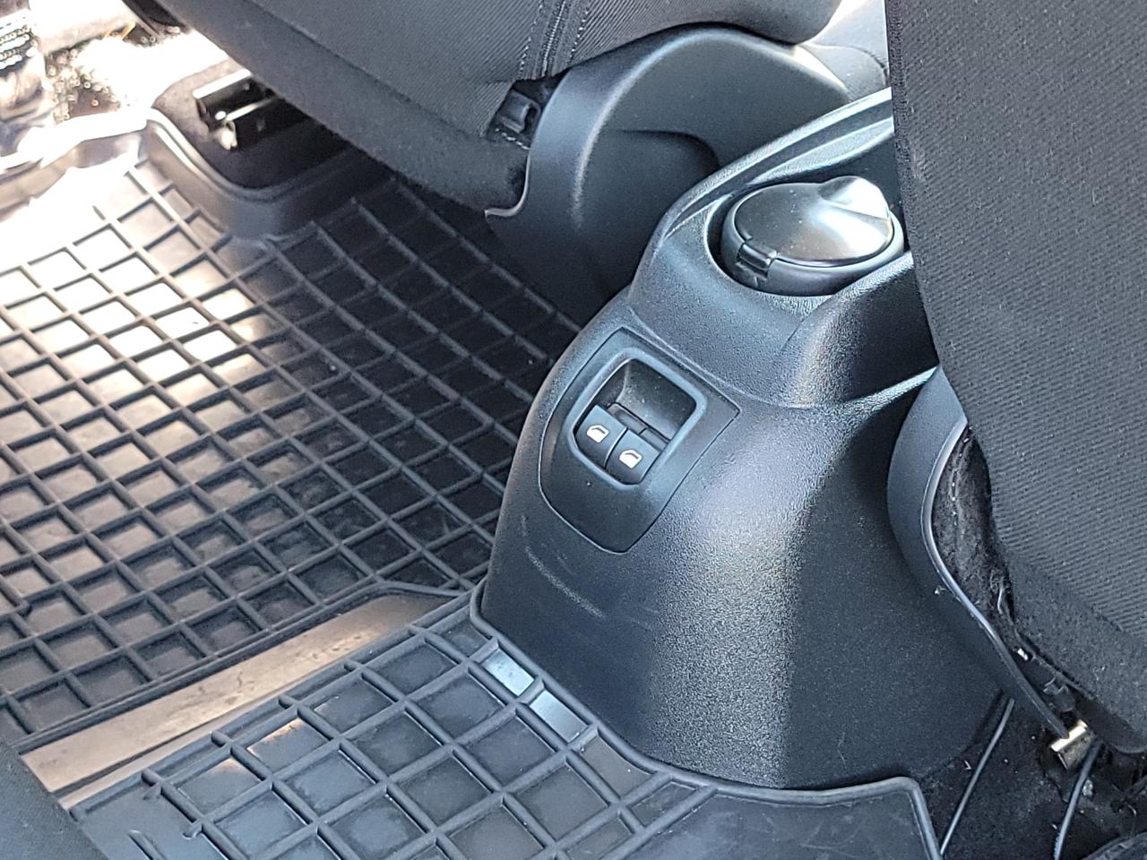 Peugeot 301 - фото 44