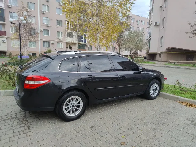 Renault Laguna - фото 2