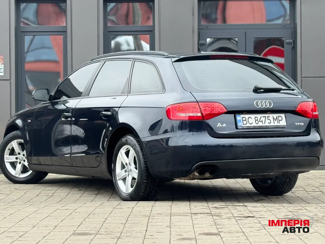 Audi A4 - фото 33