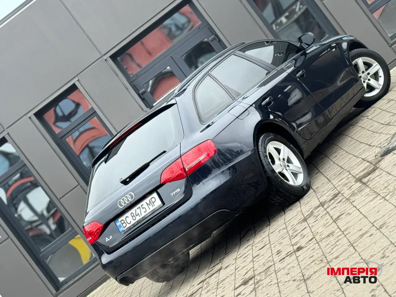 Audi A4 - фото 25