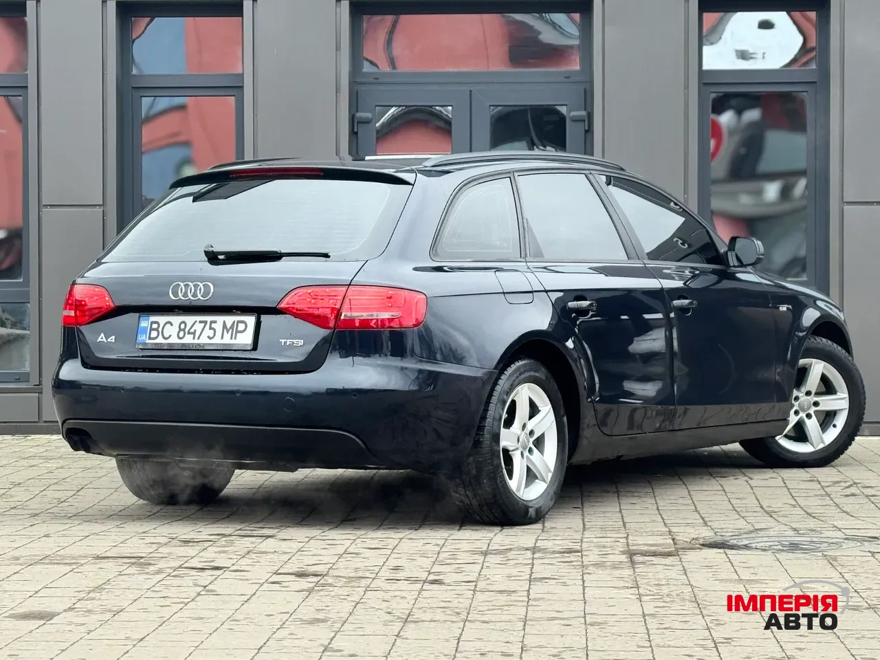 Audi A4 - фото 23