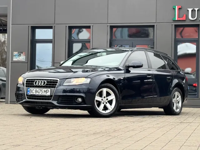 Audi A4 - фото 1