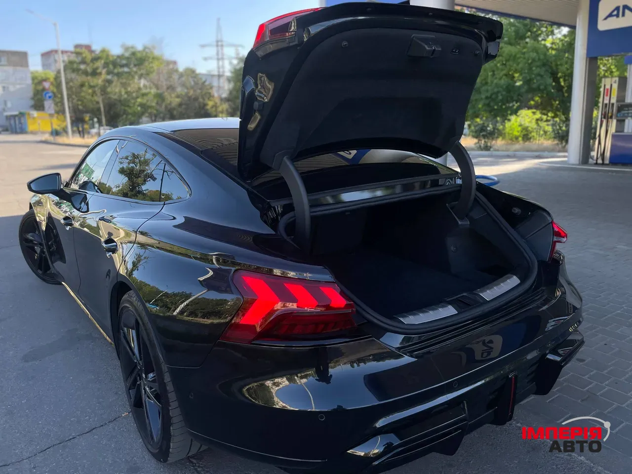 Audi RS e-tron GT - фото 9