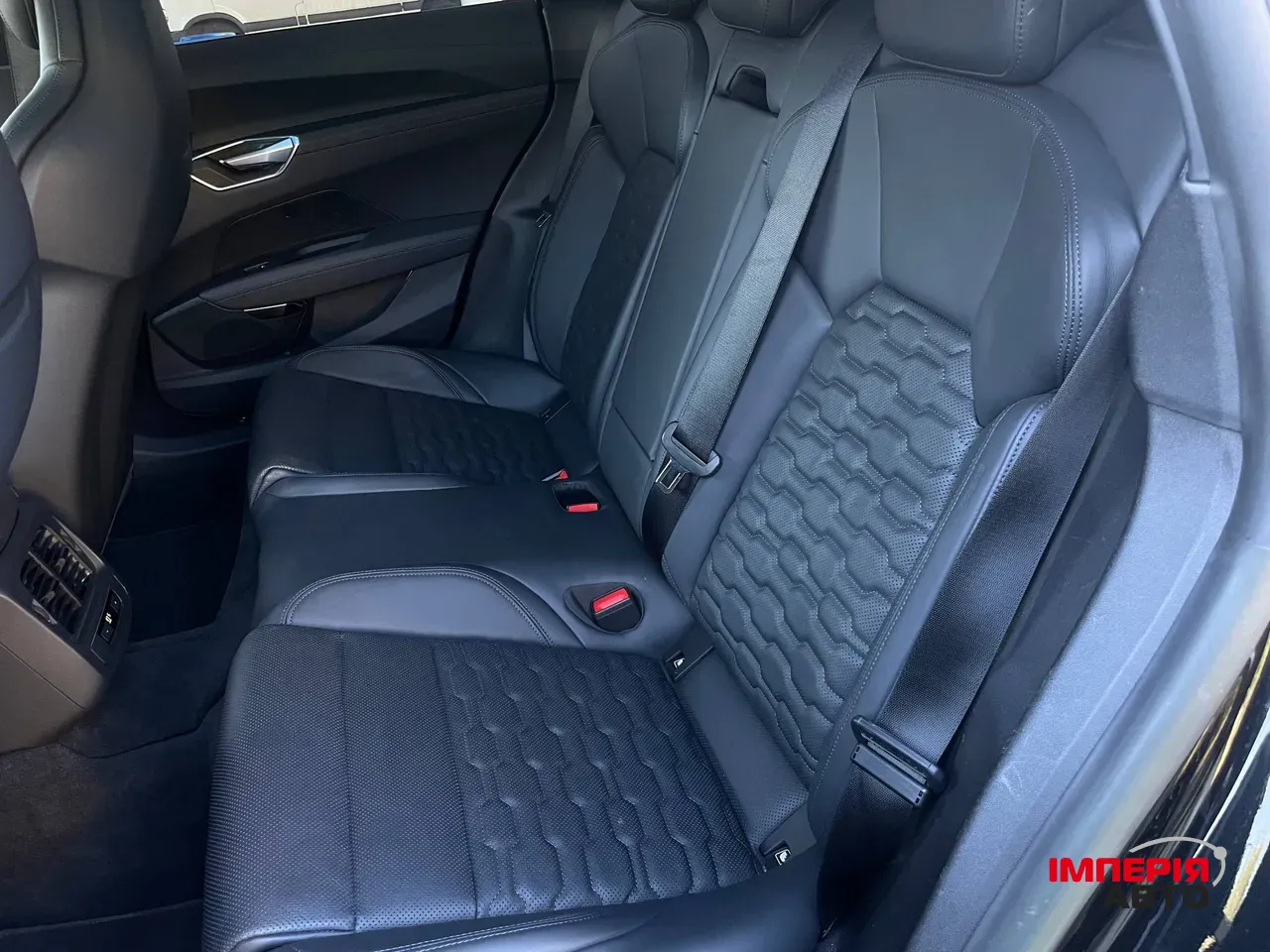 Audi RS e-tron GT - фото 16