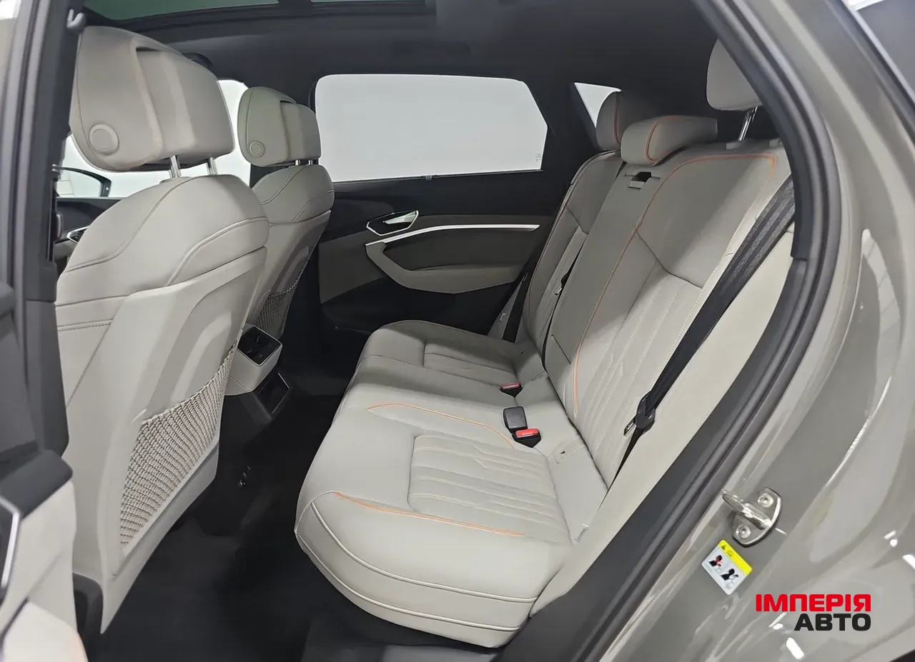 Audi e-tron - фото 26