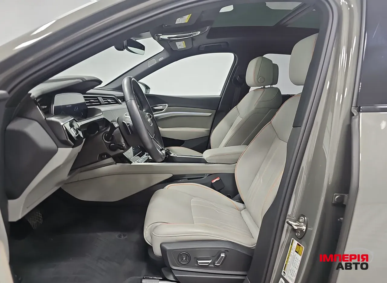 Audi e-tron - фото 15