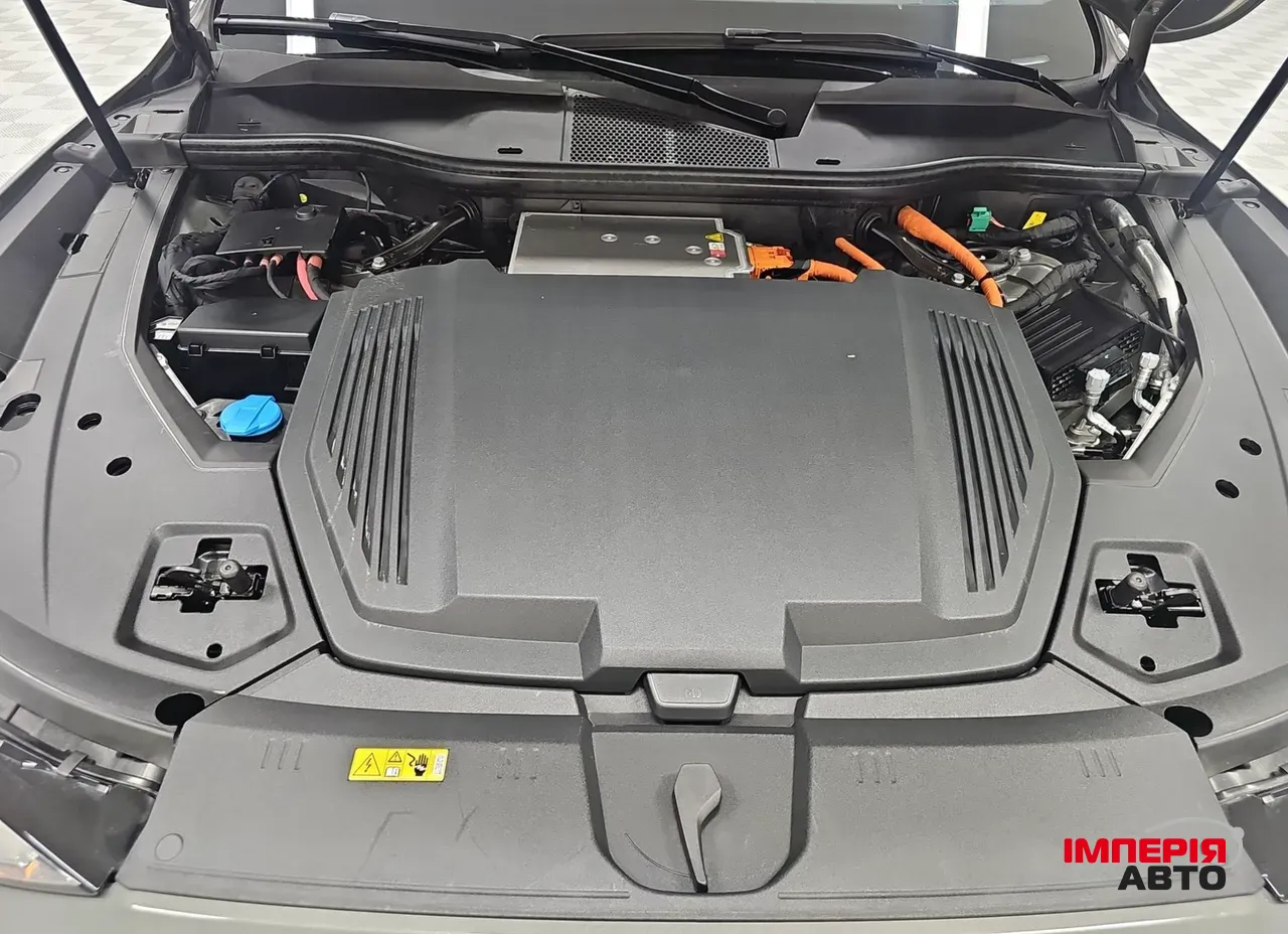 Audi e-tron - фото 27