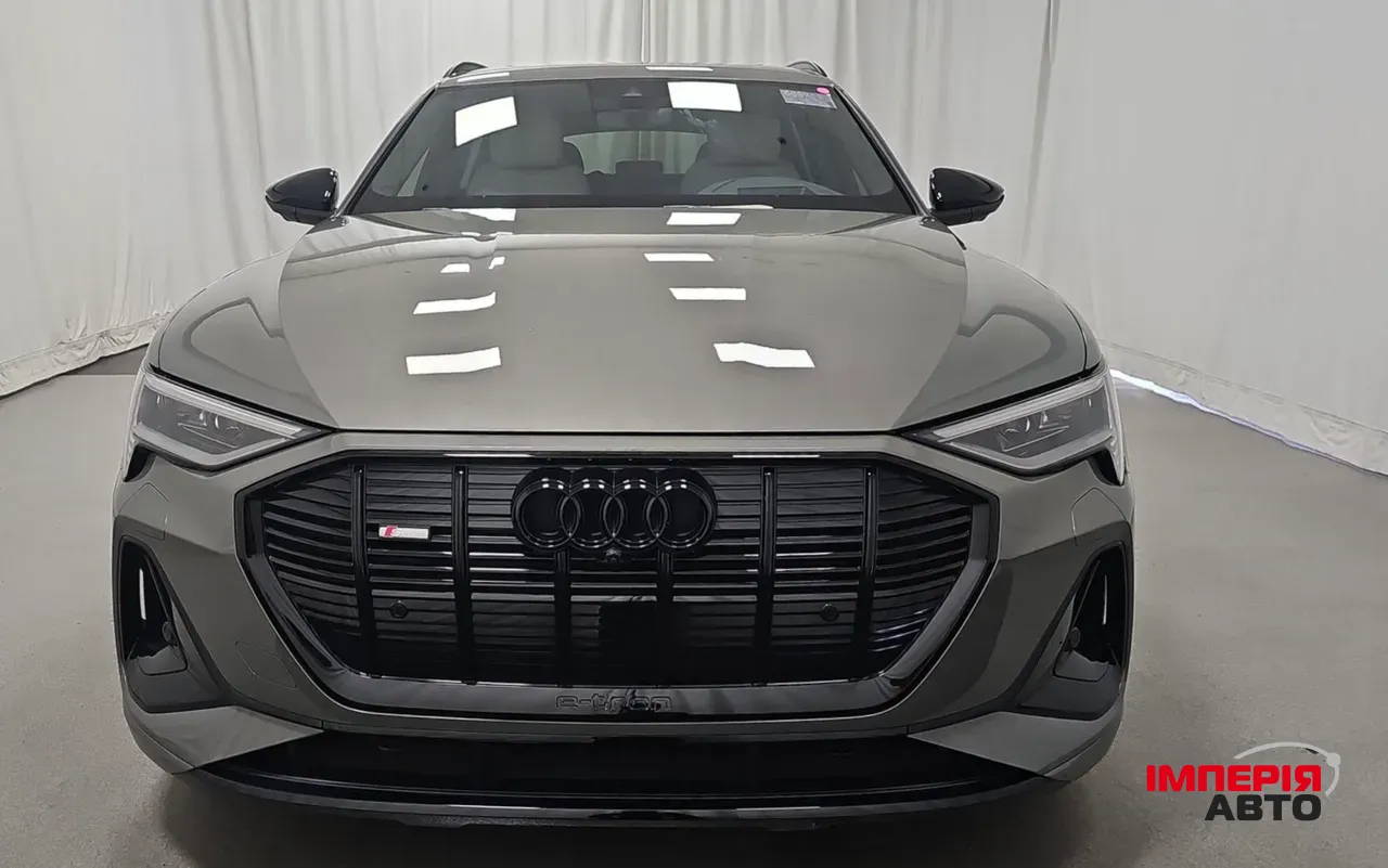 Audi e-tron - фото 4