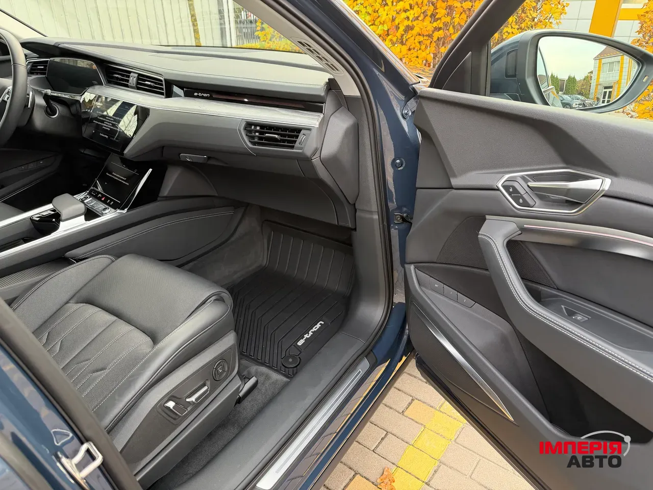 Audi Q8 e-tron - фото 12