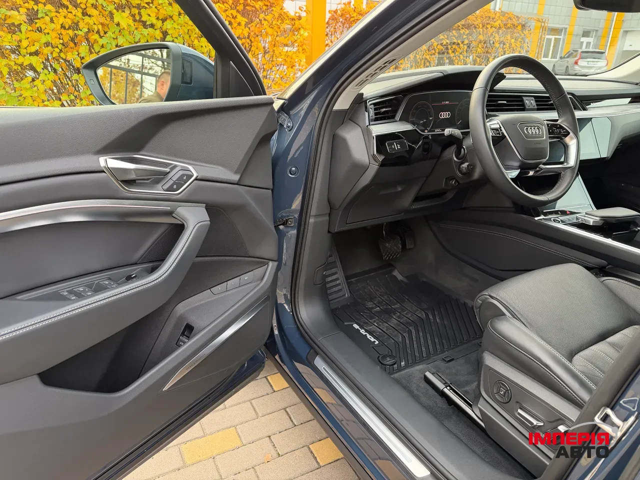 Audi Q8 e-tron - фото 14