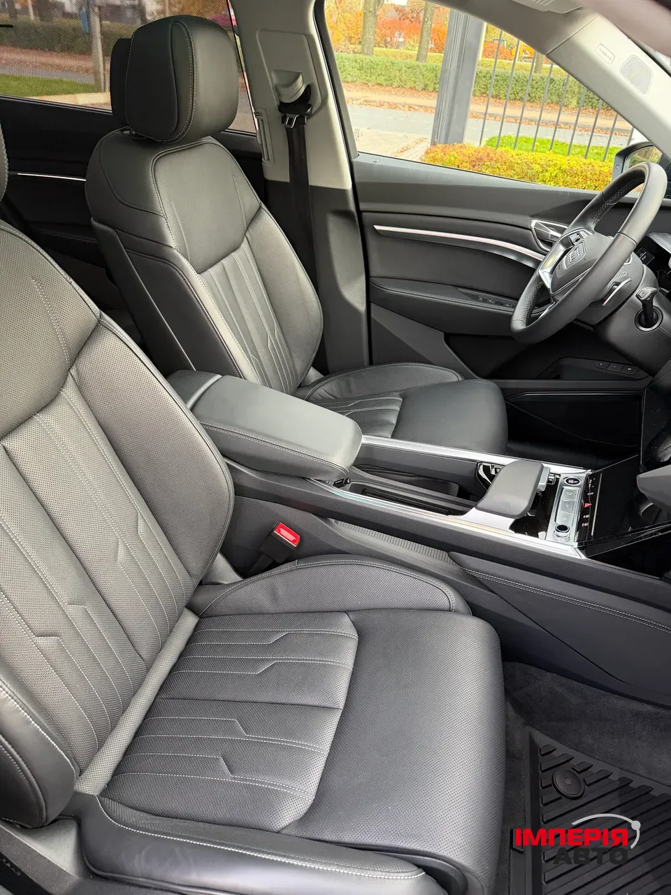 Audi Q8 e-tron - фото 11